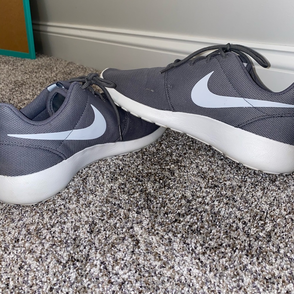 Nike Roshes women’s size 10 - Picture 5 of 6